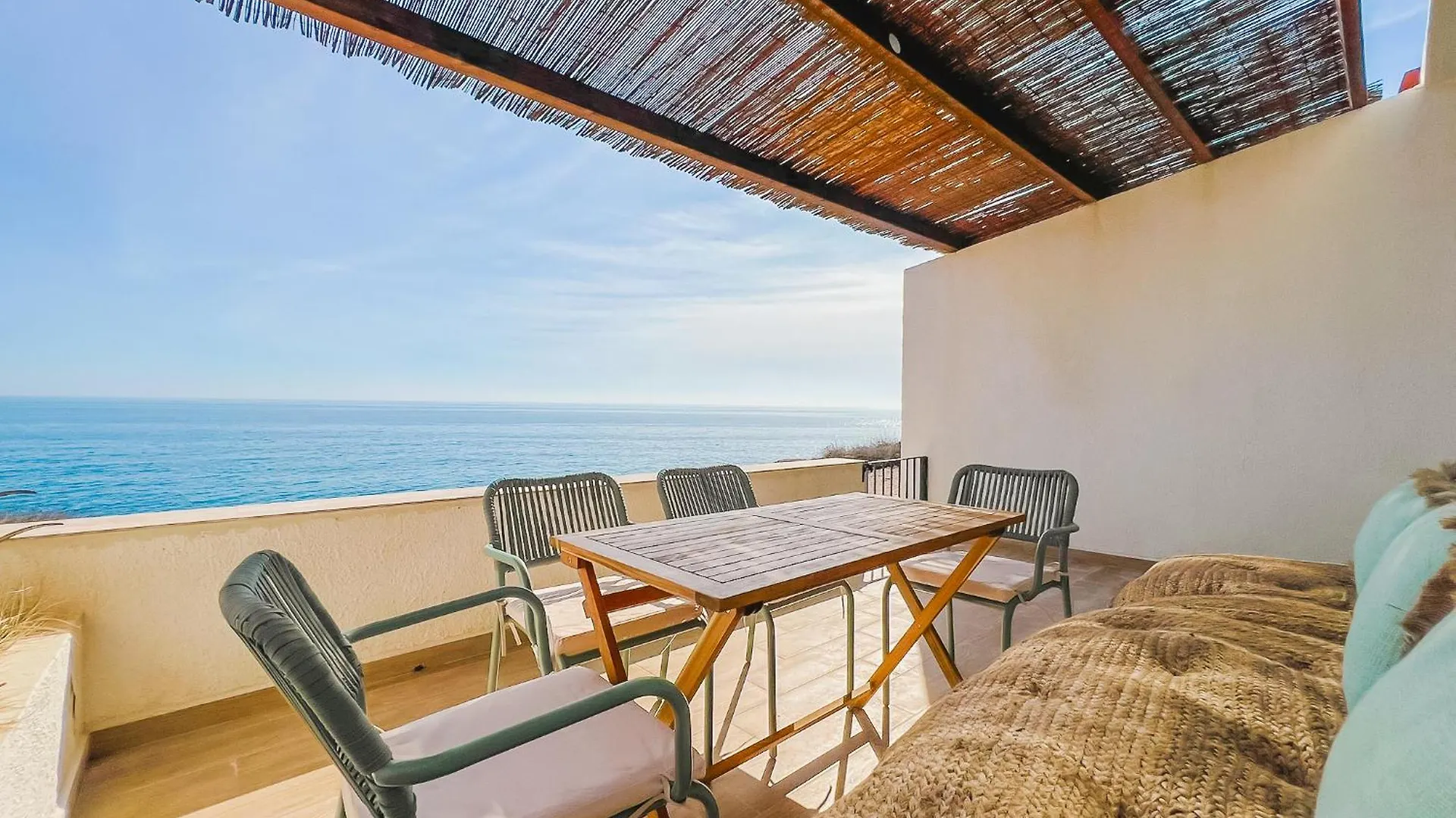 Apartamentos Sol Naixent 라메틀라 데 마르