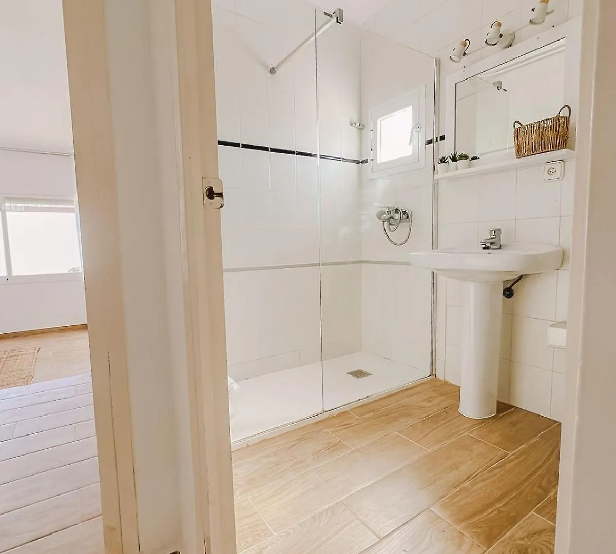 Apartamentos Sol Naixent 라메틀라 데 마르 아파트