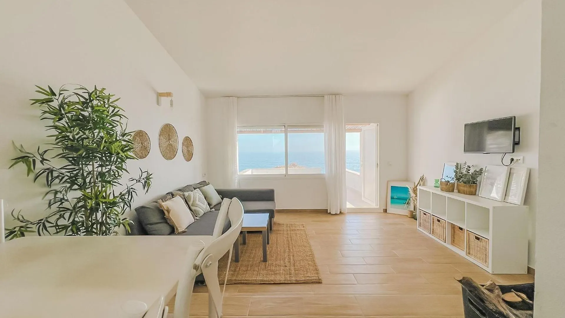 Apartamentos Sol Naixent 라메틀라 데 마르 아파트